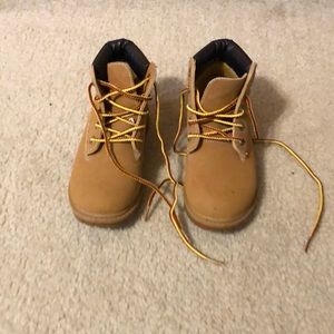 Boys boots